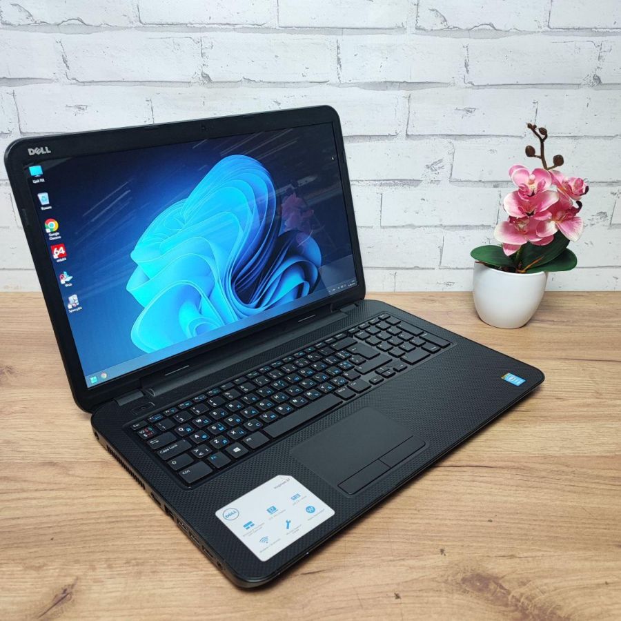 Ноутбук Б/В Dell Inspiron 17 37-37, Intel Core i3-4010U, DDR3 8 GB, SSD 256GB, 17.3" HD