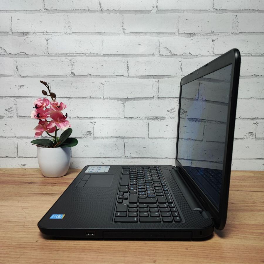 Ноутбук Б/В Dell Inspiron 17 37-37, Intel Core i3-4010U, DDR3 8 GB, SSD 256GB, 17.3" HD