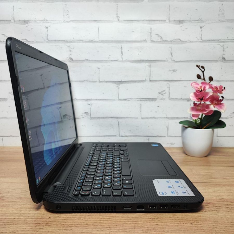 Ноутбук Б/В Dell Inspiron 17 37-37, Intel Core i3-4010U, DDR3 8 GB, SSD 256GB, 17.3" HD