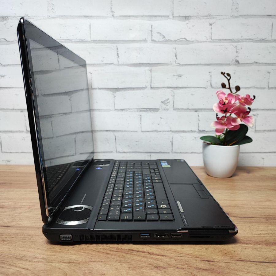 Ноутбук Б/В Fujitsu NH751, Intel Core i7-2620M, DDR3 8 GB, SSD 128GB, NVIDIA GeForce GT 525M 2Gb, 17" Full HD