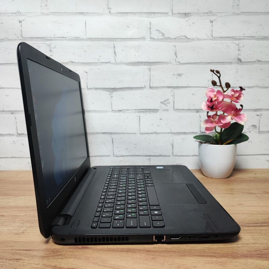 Ноутбук Б/В HP 15-AY128ND, Intel Core i5-7200U, DDR4 16 GB, SSD 256GB, 15.6" Full HD