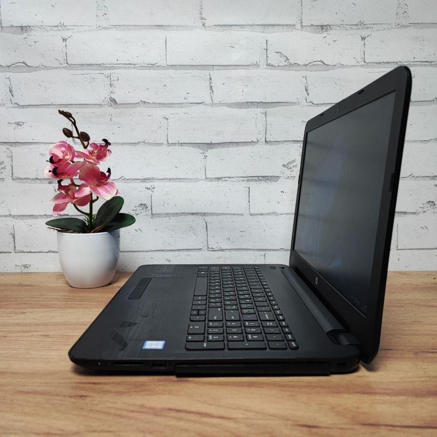 Ноутбук Б/В HP 15-AY128ND, Intel Core i5-7200U, DDR4 16GB, SSD 256GB, 15" Full HD