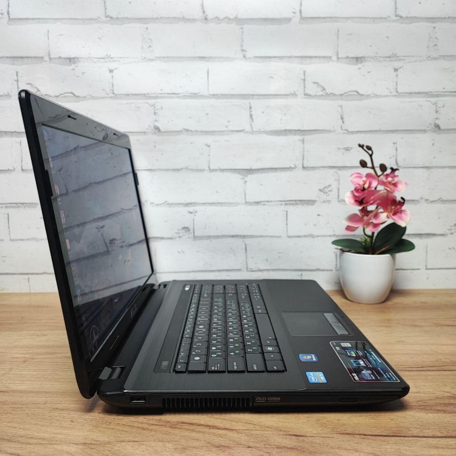 Ноутбук Б/В ASUS K73E, Intel Core i3-2430M, DDR3 8GB, SSD 128GB + HDD 500GB, 17" HD