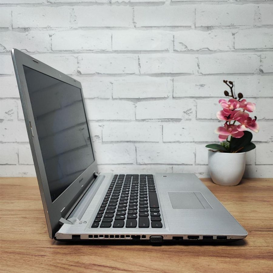 Ноутбук Б/В Lenovo IdeaPad 500, AMD A8-8600P, DDR3 8GB, SSD 256GB, AMD Radeon R6, 15.6" Full HD