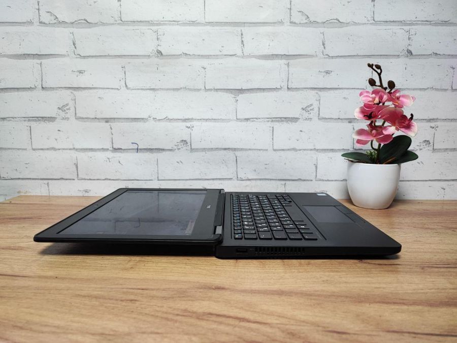 Ноутбук Б/В Dell Latitude E5270, Intel Core i3-6100U, DDR4 16 GB, SSD 256GB, 12" HD