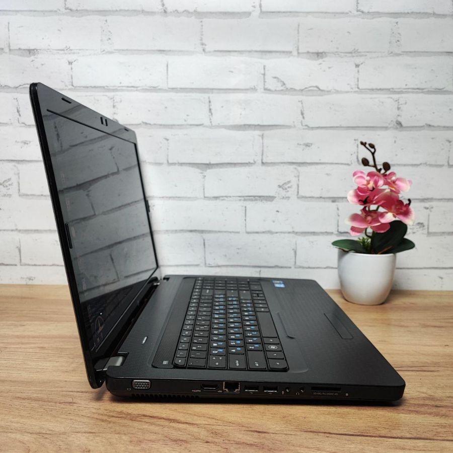 Ноутбук Б/В HP G72, Intel Core i3-350M, DDR3 8 GB, HDD 320GB, 17.3" HD