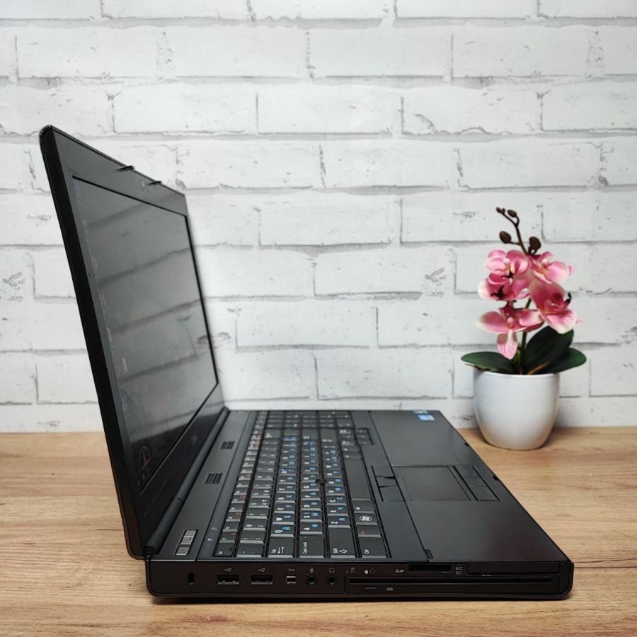 Уцінка! Ноутбук Б/В Dell Precision M4600, Intel Core i7-2820QM, DDR3 16 GB, SSD 256GB, NVIDIA Quadro 2000M 2Gb, 15.6" Full HD