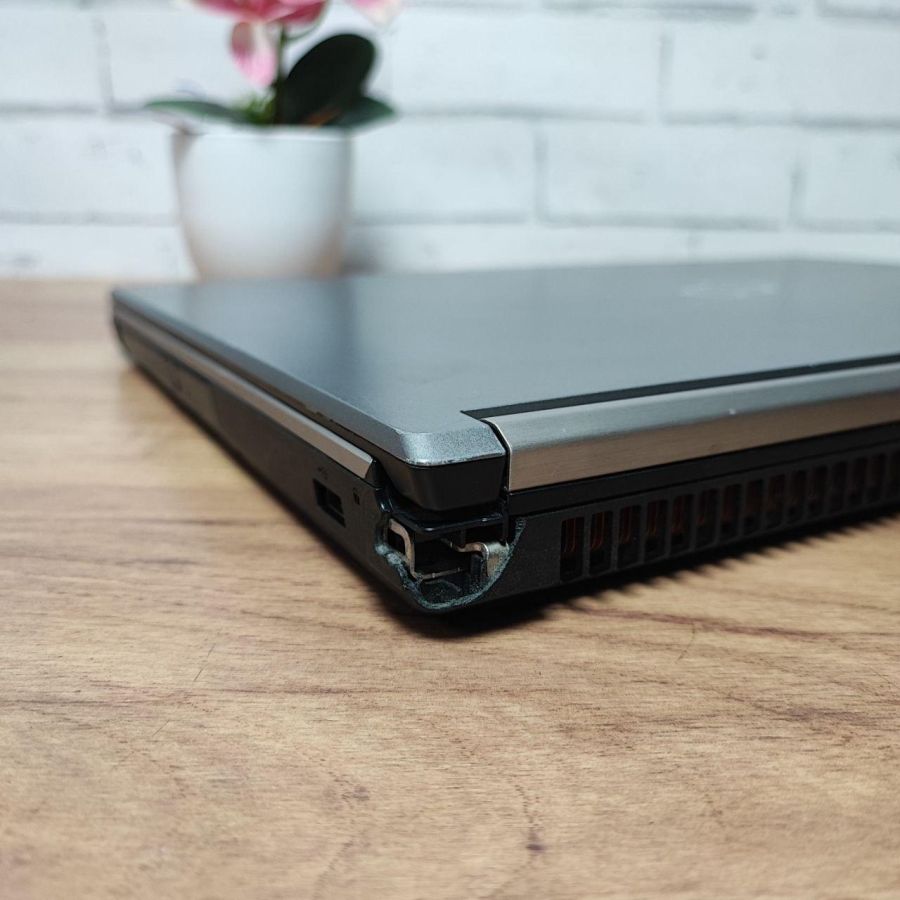 Уцінка! Ноутбук Б/В Fujitsu H730, Intel Core i7-4610M, DDR3 12 GB, SSD 256GB, NVIDIA Quadro K510M 1Gb, 15.6" Full HD