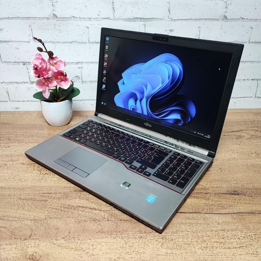 Уцінка! Ноутбук Б/В Fujitsu H730, Intel Core i7-4610M, DDR3 12 GB, SSD 256GB, NVIDIA Quadro K510M 1Gb, 15.6" Full HD