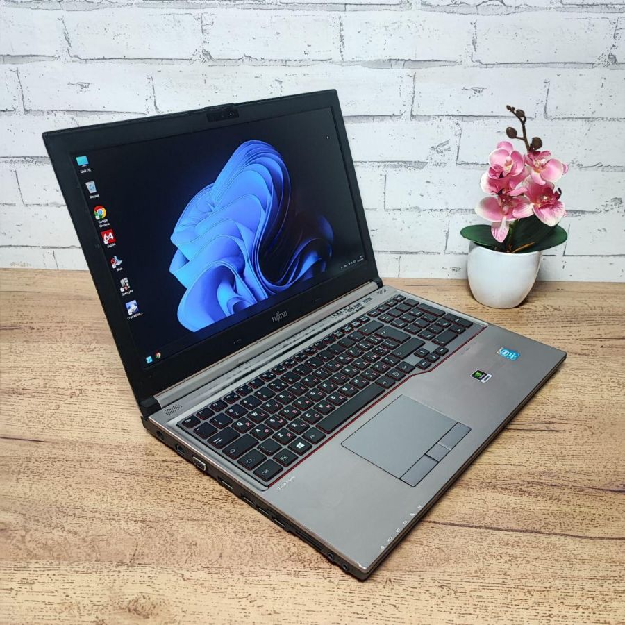 Уцінка! Ноутбук Б/В Fujitsu H730, Intel Core i7-4610M, DDR3 12 GB, SSD 256GB, NVIDIA Quadro K510M 1Gb, 15.6" Full HD