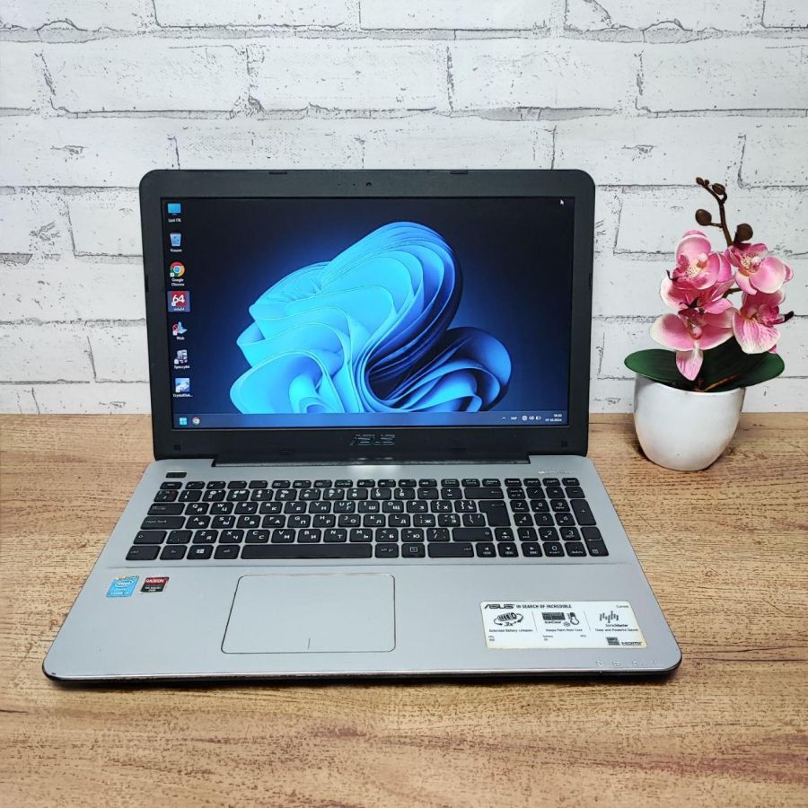 Ноутбук Б/В ASUS X555L, Intel Core i5-4210U, DDR3 12 GB, SSD 256GB, AMD Radeon R5 M240, 15.6"