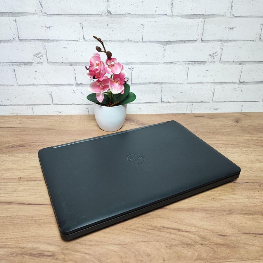 Уцінка! Ноутбук Б/В Dell Latitude E5540, Intel Core i7-4600U, DDR3 8 GB, SSD 128GB, NVIDIA GeForce GT 720M 2Gb, 15.6" Full HD