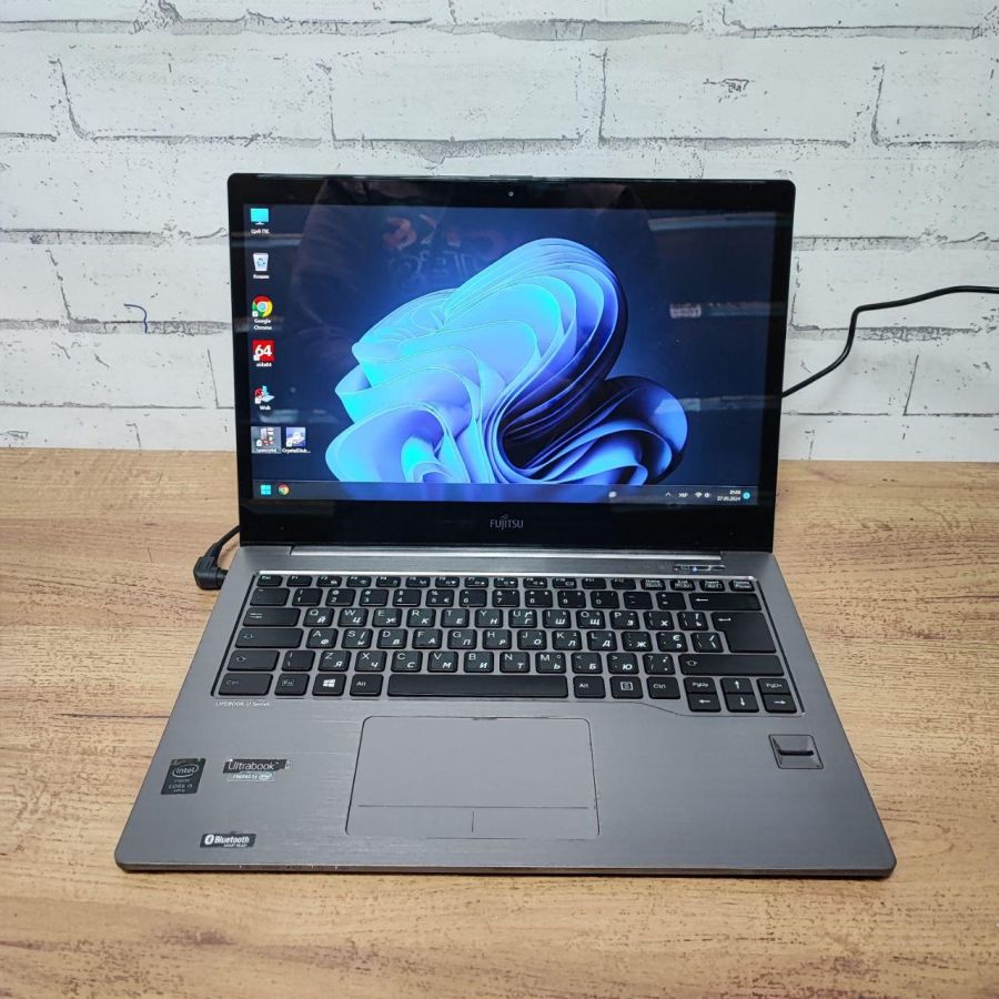 Уцінка! Ноутбук Б/В Fujitsu U904, Intel Core i5-4300U, DDR3 6 GB, SSD 128GB, 14" (3200x1800) Сенсор