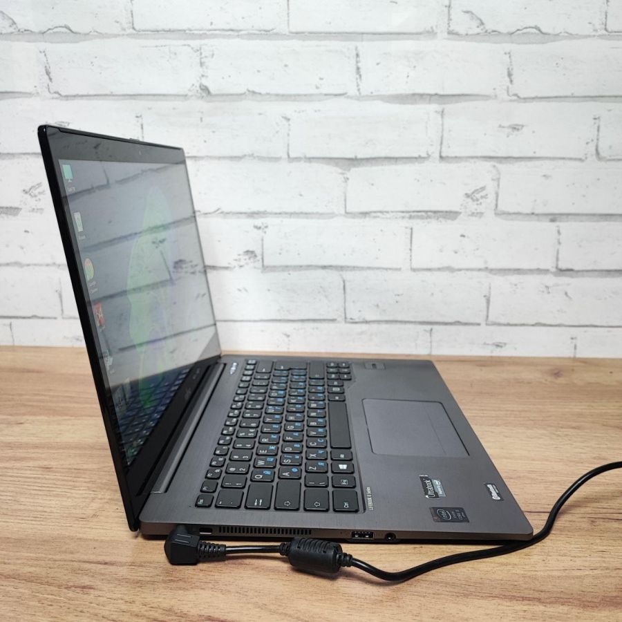 Уцінка! Ноутбук Б/В Fujitsu U904, Intel Core i5-4300U, DDR3 6 GB, SSD 128GB, 14" (3200x1800) Сенсор
