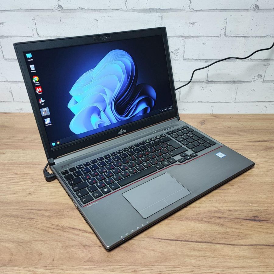 Уцінка! Ноутбук Б/В Fujitsu E756, Intel Core i5-6300U, DDR4 8 GB, SSD 128GB, 15.6" Full HD