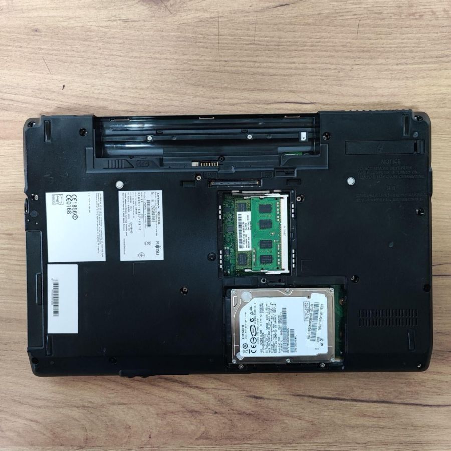 Ноутбук Б/В Fujitsu E782, Intel Core i5-3320M, DDR3 4 GB, HDD 500GB, 15.6" HD