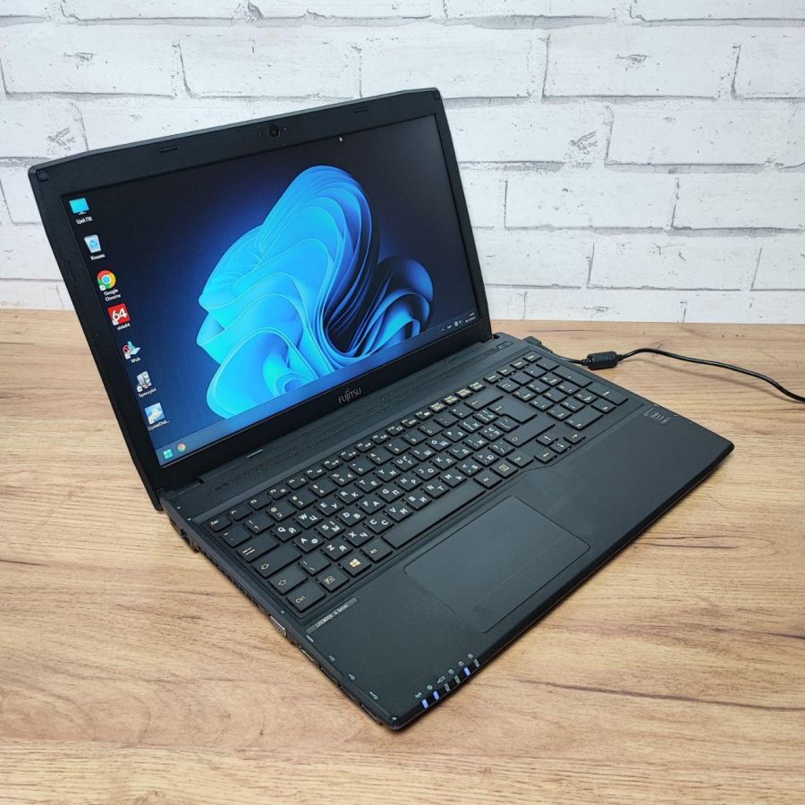 Ноутбук Б/В Fujitsu A514, Intel Core i3-4005U, DDR3 8 GB, SSD 128GB, 15.6" HD