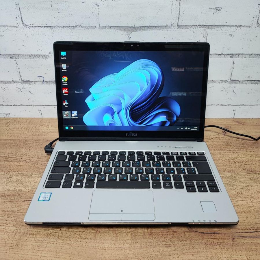 Уцінка! Ноутбук Б/В Fujitsu S936, Intel Core i5-6200U, DDR4 4 GB, SSD 128GB, 13" Full HD Сенсор