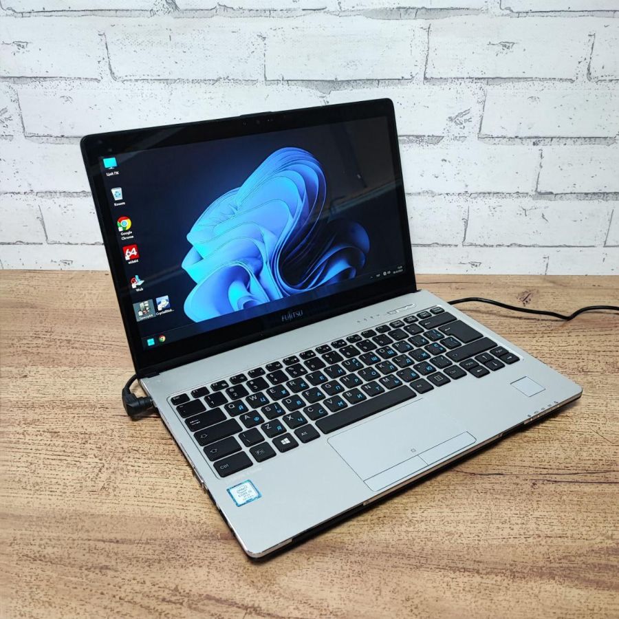 Уцінка! Ноутбук Б/В Fujitsu S936, Intel Core i5-6200U, DDR4 4 GB, SSD 128GB, 13" Full HD Сенсор