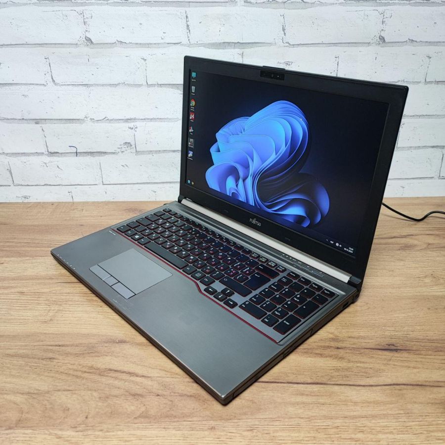 Ноутбук Б/В Fujitsu H730, Intel Core i7-4810MQ, DDR3 8GB, SSD 128GB, NVIDIA Quadro K510M 1GB, 15.6" Full HD