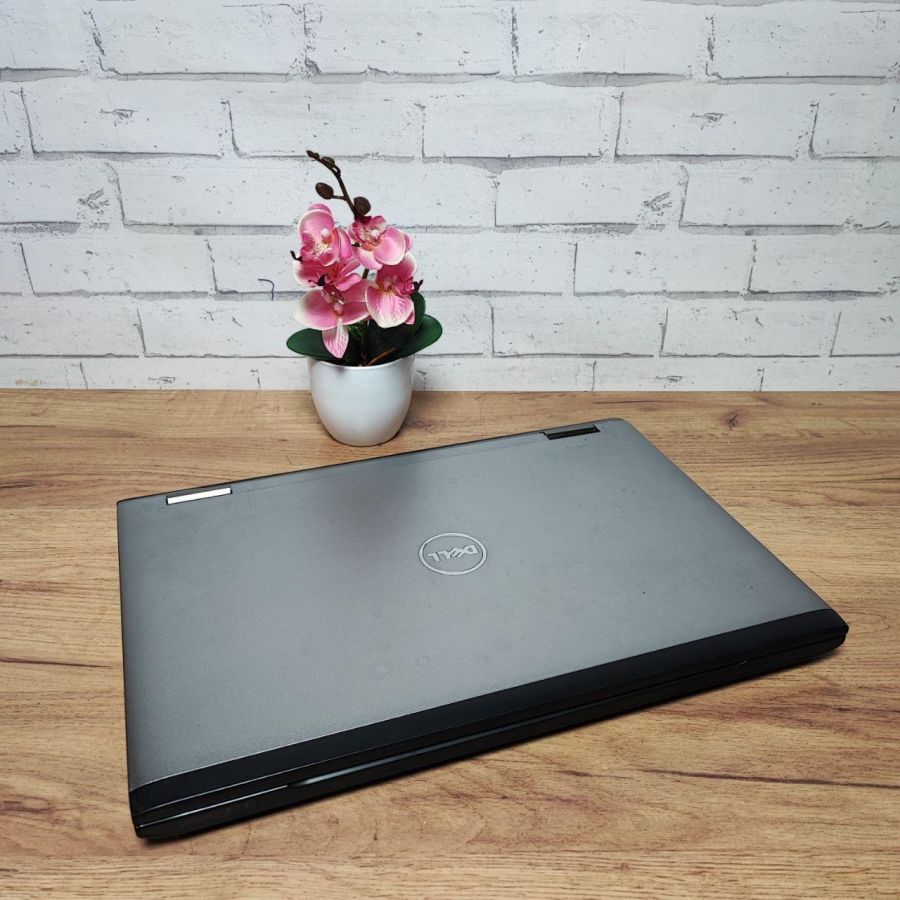 Уцінка! Ноутбук Б/В Dell Vostro 3750, Intel Core i5-2410M, DDR3 8 GB, SSD 256GB, NVIDIA GeForce GT 525M 1Gb, 17.3"
