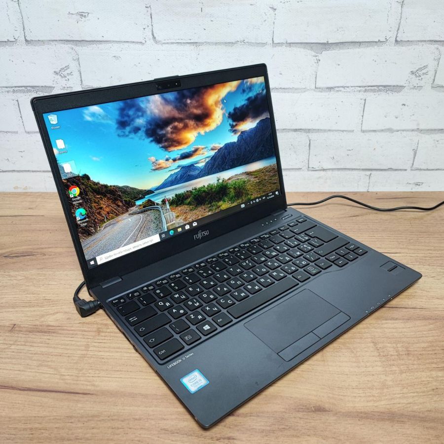Ноутбук Б/В Fujitsu U937, Intel Core i5-7200U, DDR4 12 GB, SSD 128GB, 13" Full HD