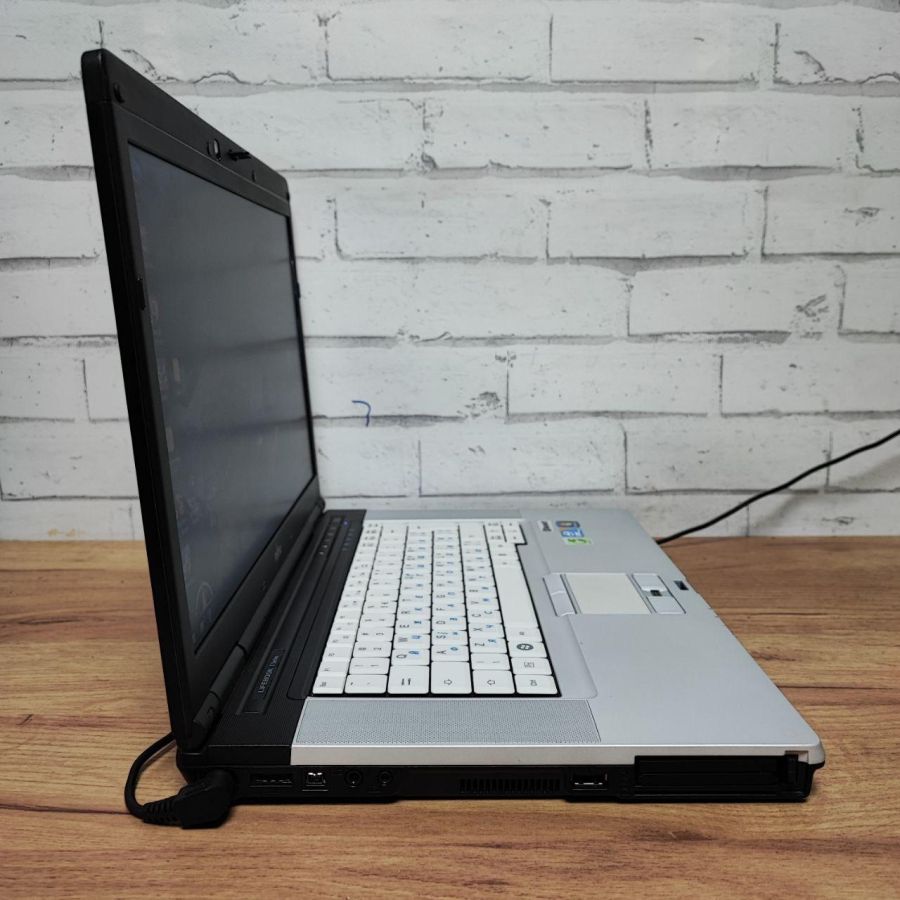 Ноутбук Б/В Fujitsu E780, Intel Core i3-370M, DDR3 4 GB, HDD 500GB, 15.6" HD