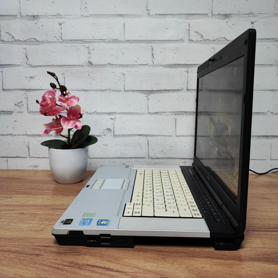 Ноутбук Б/В Fujitsu H710, Intel Core i7-2720QM, DDR3 8 GB, SSD 128GB, NVIDIA Quadro 1000M 2Gb, 15.6" Full HD