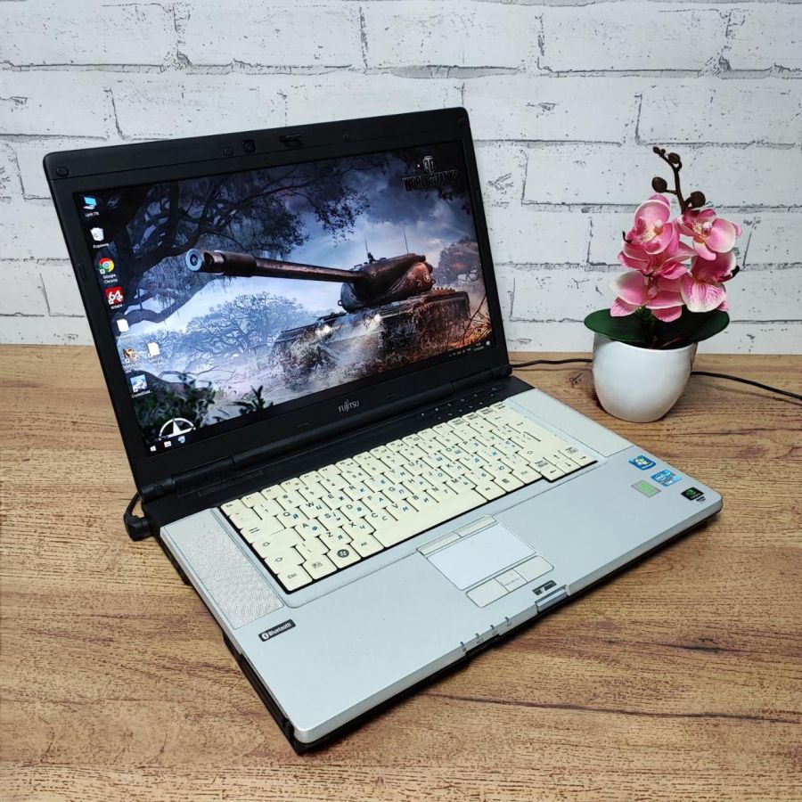 Ноутбук Б/В Fujitsu H710, Intel Core i7-2720QM, DDR3 8 GB, SSD 128GB, NVIDIA Quadro 1000M 2Gb, 15.6" Full HD