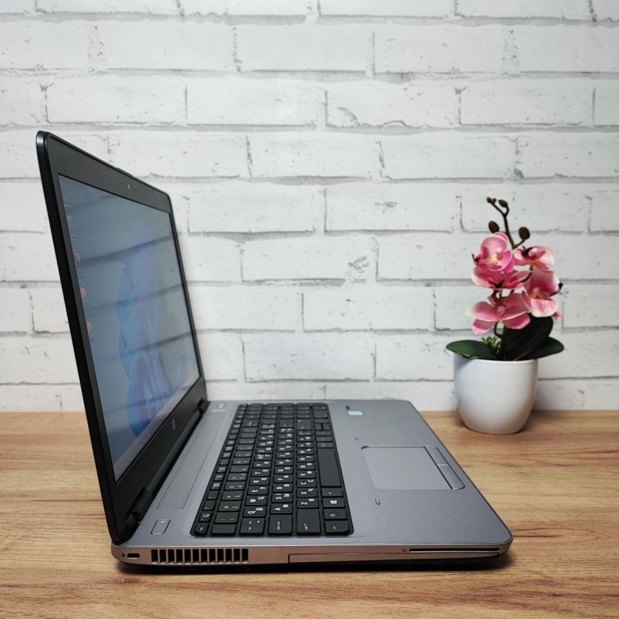 Ноутбук Б/В HP ProBook 650 G3, Intel Core i3-7200U, DDR4 8 GB, SSD 256GB, 15.6" Full HD