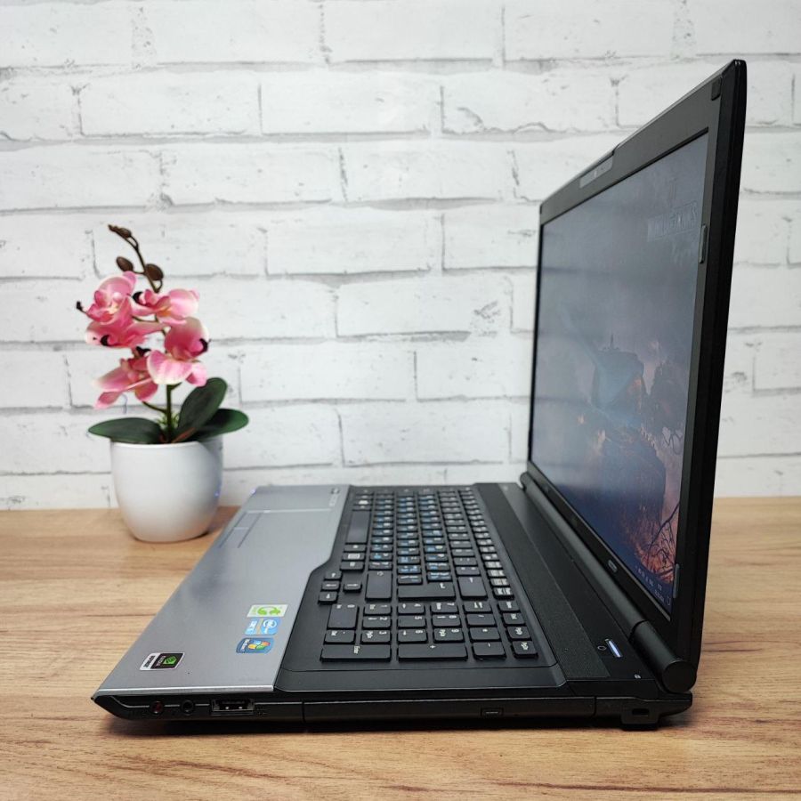 Ноутбук Б/В Fujitsu N532, Intel Core i5-3210M, DDR3 8 GB, SSD 128GB + HDD 250GB, NVIDIA GeForce GT 620M 1Gb, 17"
