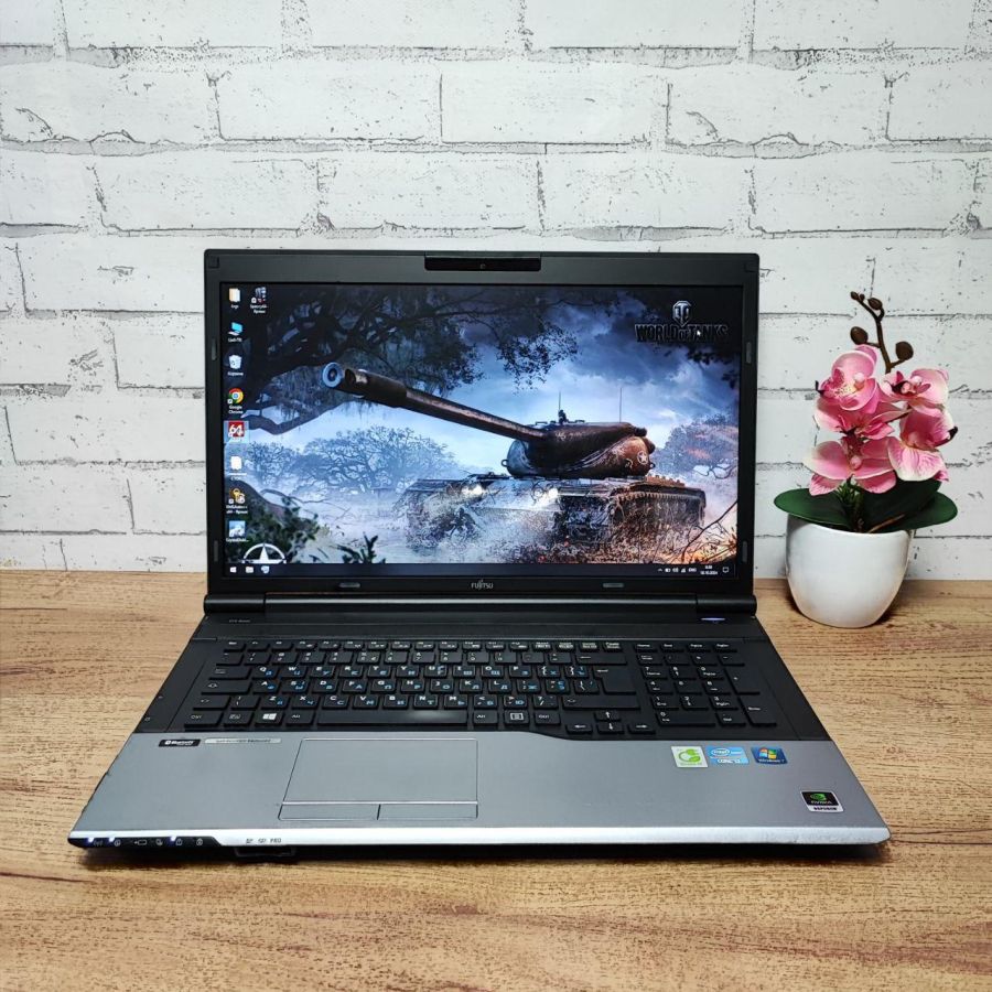 Ноутбук Б/В Fujitsu N532, Intel Core i5-3210M, DDR3 8 GB, SSD 128GB + HDD 250GB, NVIDIA GeForce GT 620M 1Gb, 17"