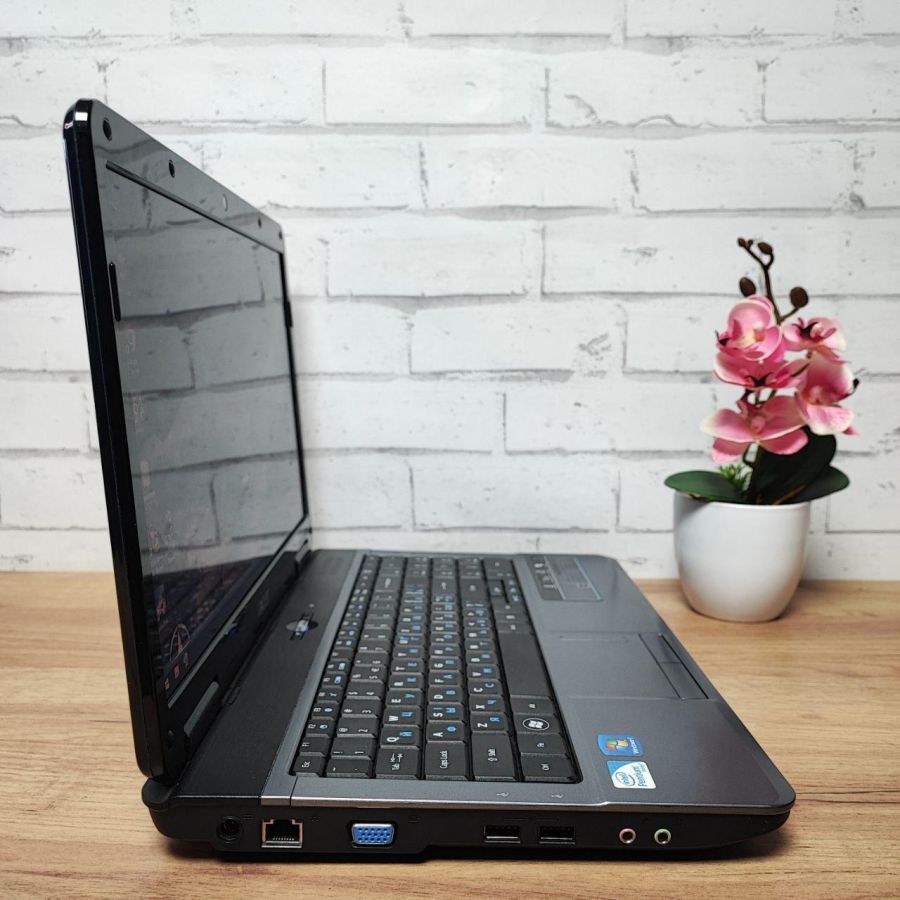 Ноутбук Б/В Acer Aspire 5732Z, Intel Pentium T4300, DDR2 4 GB, SSD 128GB, Intel Mobile 4, 15.6"