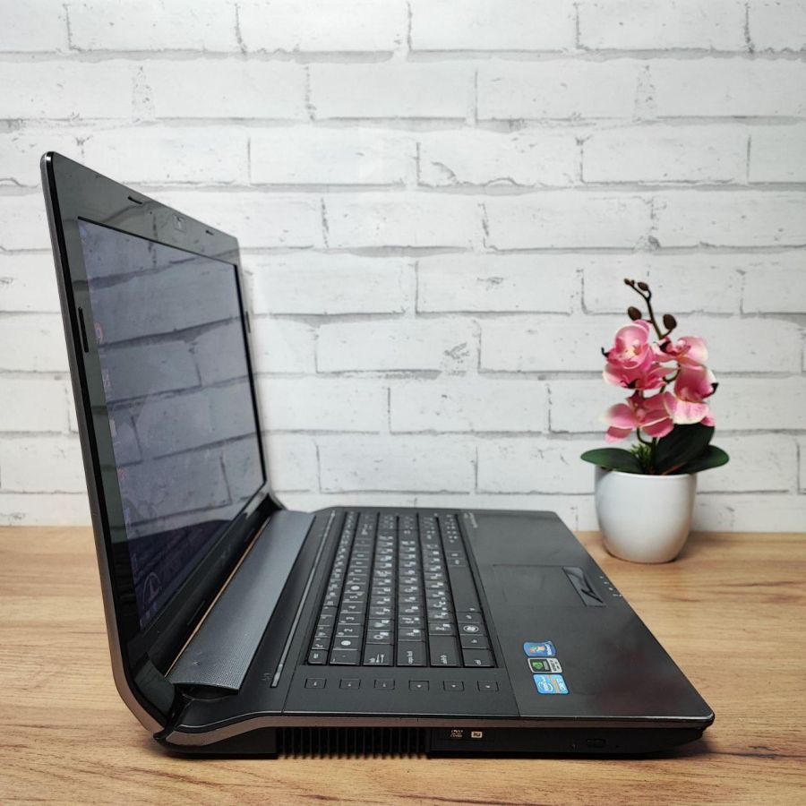 Уцінка! Ноутбук Б/В ASUS N73S, Intel Core i7-2670QM, DDR3 8 GB, SSD 256GB + HDD 320GB, NVIDIA GeForce GT 630M 2Gb, 17"