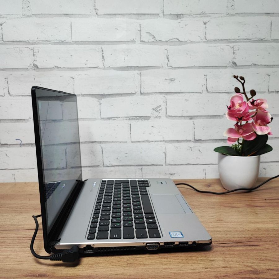 Уцінка! Ноутбук Б/В Fujitsu S936, Intel Core i5-6300U, DDR4 4 GB, SSD 128GB, 13" (2560x1440) Сенсор