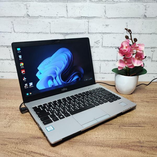 Ноутбук Б/В Fujitsu S936, Intel Core i5-6300U, DDR4 8 GB, SSD 128GB, 13" Full HD Сенсор