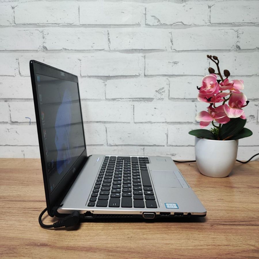 Ноутбук Б/В Fujitsu S936, Intel Core i5-6300U, DDR4 8 GB, SSD 128GB, 13" Full HD Сенсор