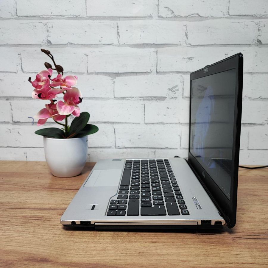 Ноутбук Б/В Fujitsu S904, Intel Core i5-4200U, DDR3 8 GB, SSD 128GB, 13" Full HD