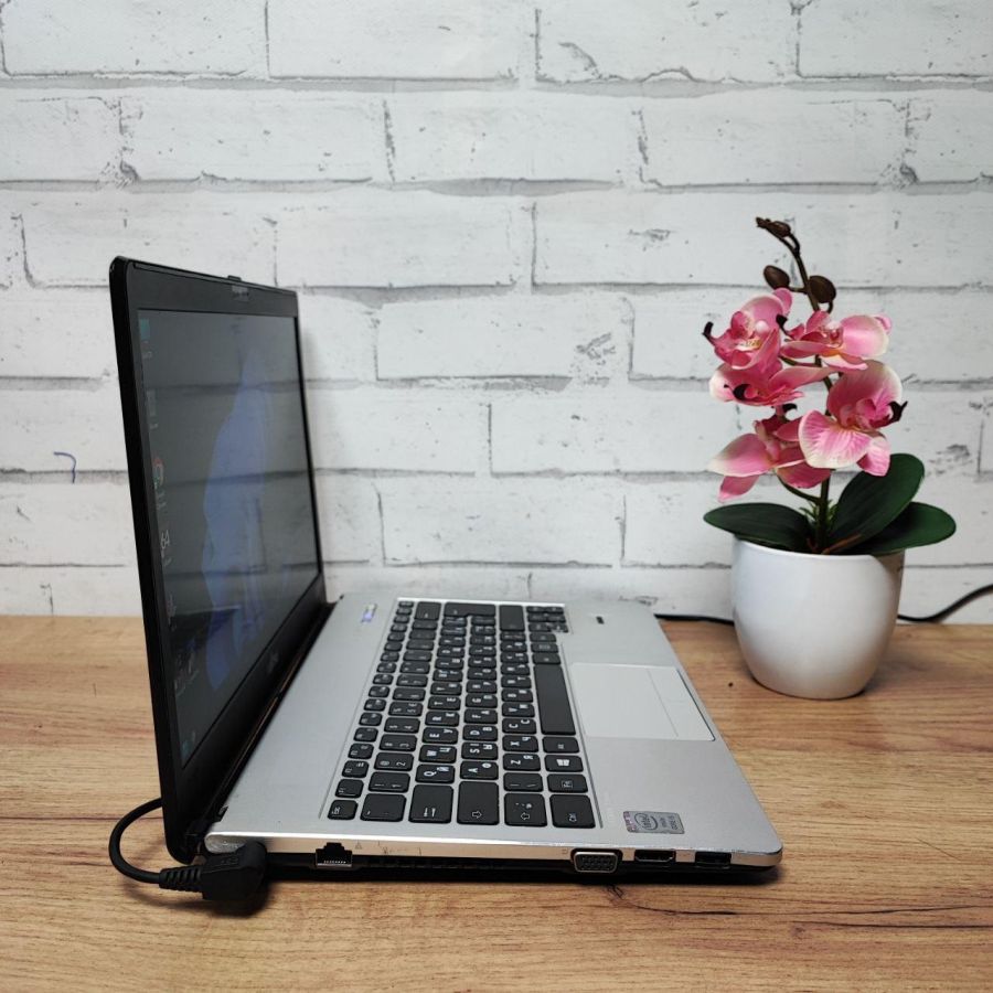 Ноутбук Б/В Fujitsu S904, Intel Core i5-4200U, DDR3 8 GB, SSD 128GB, 13" Full HD