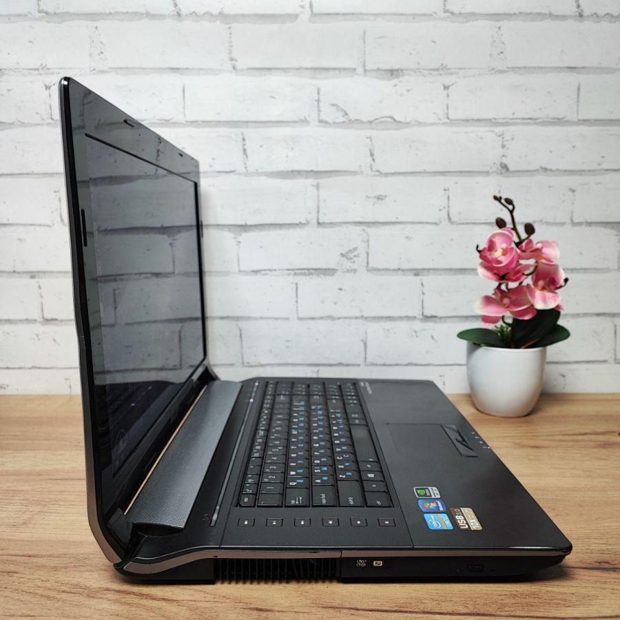 Ноутбук Б/В ASUS N73S, Intel Core i7-2630QM, DDR3 12 GB, SSD 128GB + HDD 250GB, NVIDIA GeForce GT 540M 1Gb, 17"
