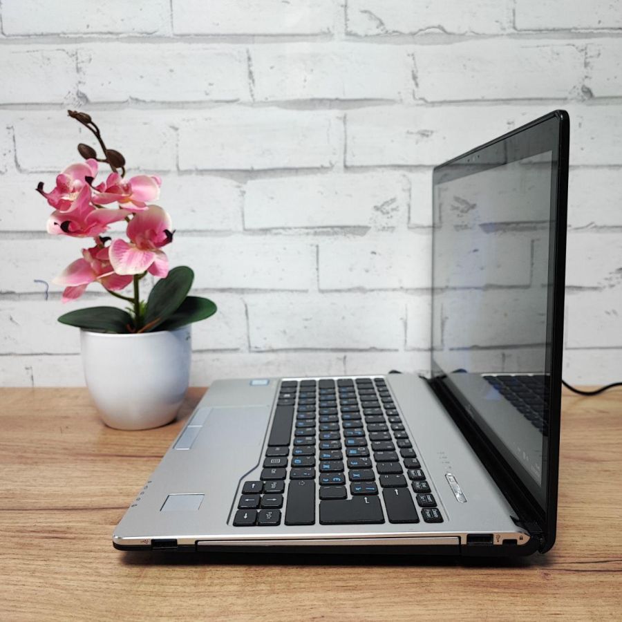 Уцінка! Ноутбук Б/В Fujitsu S937, Intel Core i5-7300U, DDR4 4 GB, SSD 128GB, 13" Full HD Сенсор