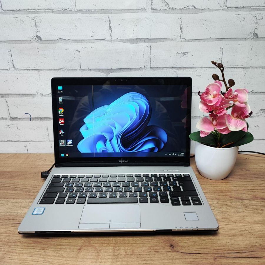 Уцінка! Ноутбук Б/В Fujitsu S937, Intel Core i5-7300U, DDR4 4 GB, SSD 128GB, 13" Full HD Сенсор