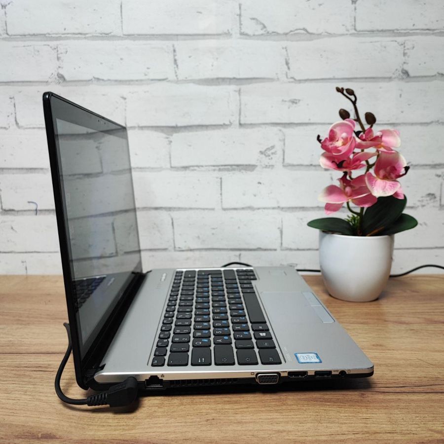 Уцінка! Ноутбук Б/В Fujitsu S937, Intel Core i5-7300U, DDR4 4 GB, SSD 128GB, 13" Full HD Сенсор