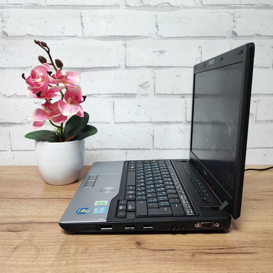 Ноутбук Б/В Fujitsu P702, Intel Core i5-3210M, DDR3 8GB, HDD 750GB, 12" HD