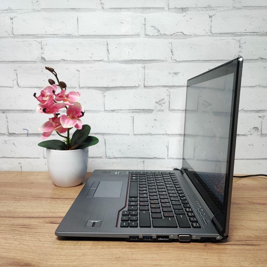 Уцінка! Ноутбук Б/В Fujitsu U745, Intel Core i5-5300U, DDR3 8 GB, SSD 128GB, 14" Сенсор