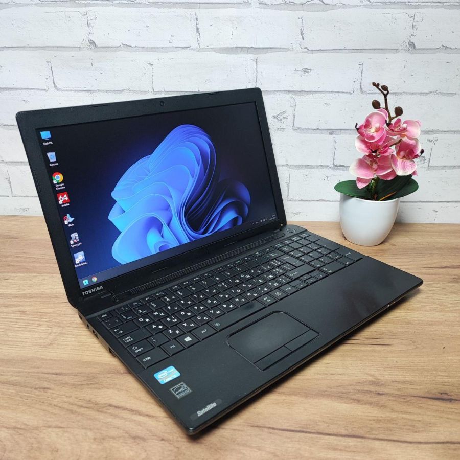 Ноутбук Б/В Toshiba Satellite C50-A-19U, Intel Core i3-3110M, DDR3 8GB, SSD 256GB, 15.6" HD