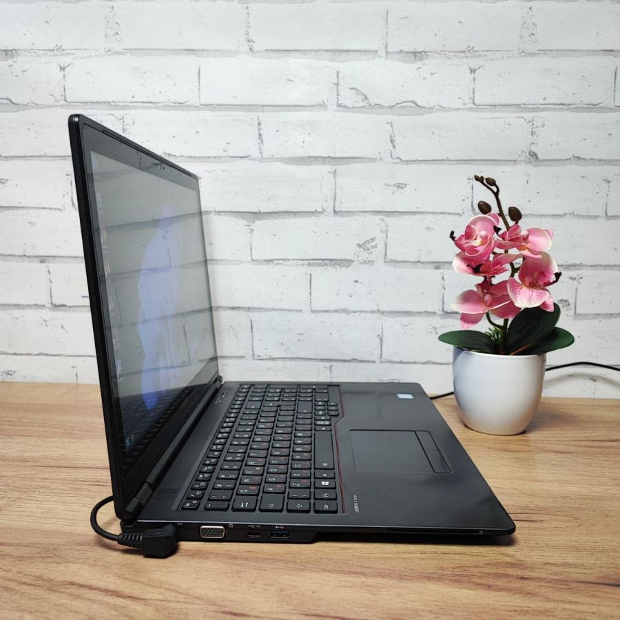 Уцінка! Ноутбук Б/В Fujitsu U747, Intel Core i5-8350U, DDR4 16 GB, SSD 256GB, 14" Full HD
