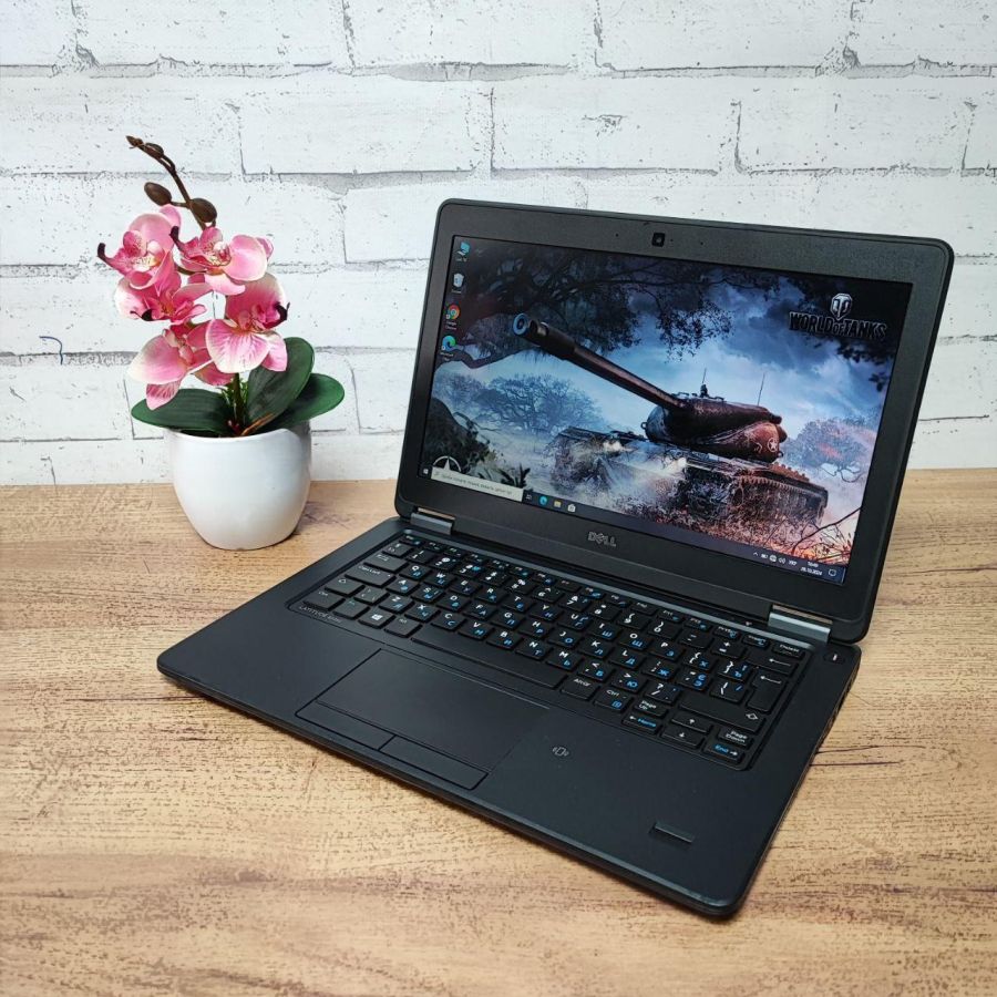 Ноутбук Б/В Dell Latitude E7250, Intel Core i5-5300U, DDR3 8 GB, SSD 128GB, 17.3" HD