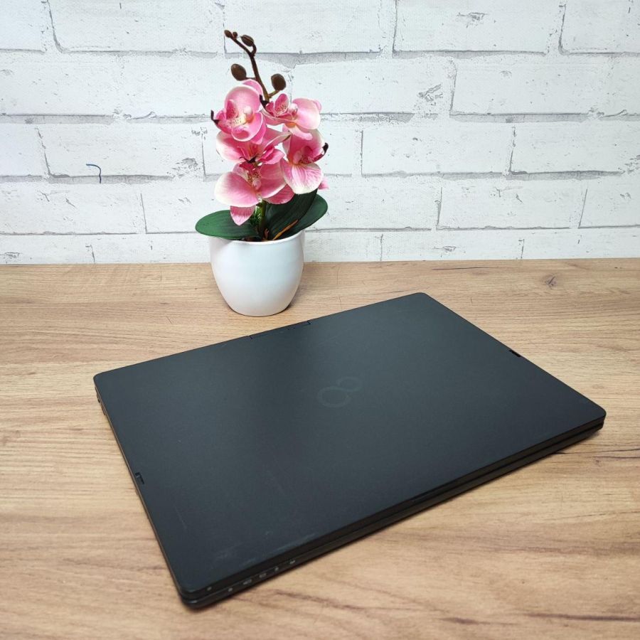 Ноутбук Б/В Fujitsu T937, Intel Core i5-7300U, DDR4 8 GB, SSD 256GB, 13" Full HD Сенсор