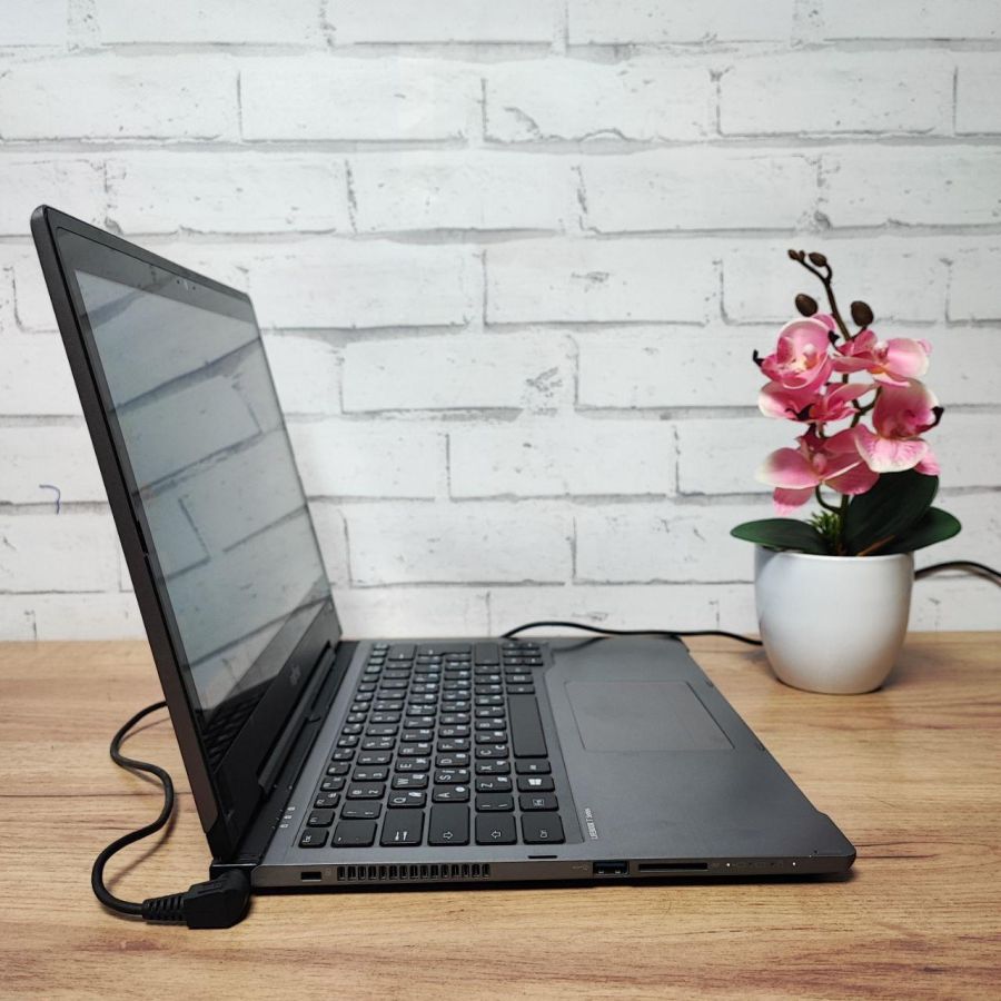 Уцінка! Ноутбук Б/В Fujitsu T936, Intel Core i5-6300U, DDR4 16 GB, SSD 256GB, 13" Full HD Сенсор